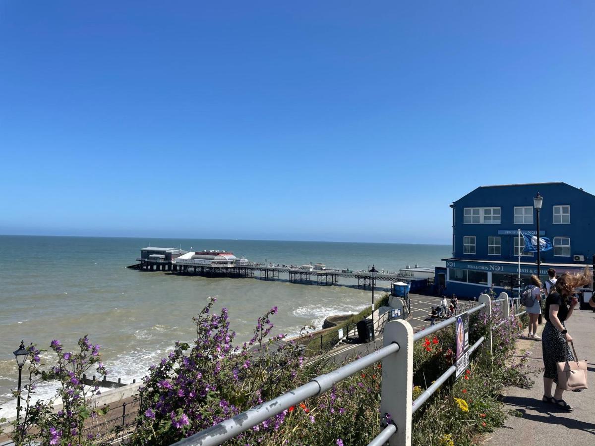 The Beach House - Cromer Bagian luar foto